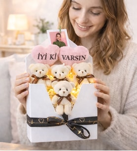 Kadınlar Gününe Özel İyi ki Varsın Tasarımlı,Fotoğraflı Peluş Krem Ayıcık Buketi Mektup Kutu Seti