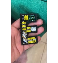8X5 CM PUL PAYETLİ NAKIŞ İŞLEMELİ E HARFİ APLİK YAMA ARMA AKSESUAR