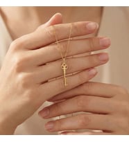 Kişiye Özel Tasarım Anahtar Figürlü İsim Kolye 925K Gümüş (Gold)