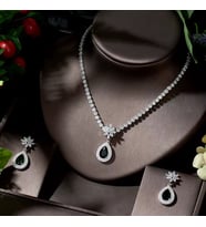 Özel Kutusunda Hediye Paketiyle Carnation Yeşil Zirkon Taşlı Kolye Küpe Set Düğün Nişan Seti