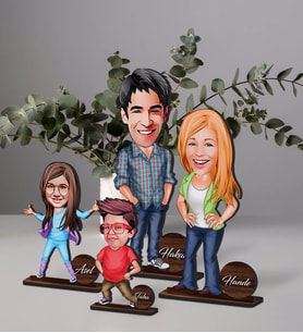 BK Gift Kişiye Özel 4’lü Aile Karikatürlü Ahşap Biblo Seti Model-3