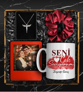Sevdiklerinize Özel Kişiye Özel Tasarım Kupa & Kişiye Özel Fotoğraf Çerçevesi & Toka & Melek Kolye Hediye Seti