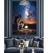 Uzay Manzarasında Astronot ve Çiçek Dekoratif Kanvas - Mdf Ahşap Tablo
