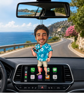 Kişiye Özel Tatilci Karikatürlü Araç Dikiz Aynası Süsü – Fotoğraflı Yaz Temalı Mini Karakter