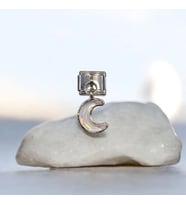 Sallantılı Hilal Desenli Charm