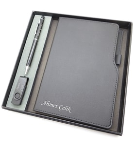 Signator® Codex  N175 Kişiye Özel Defterli Set - İsme Özel Siyah Kalem + İsme Özel Siyah Defter + İsme Özel 32 GB Usb Bellek  İsme Özel Kutusunda Hediyelik Set (Karışık)
