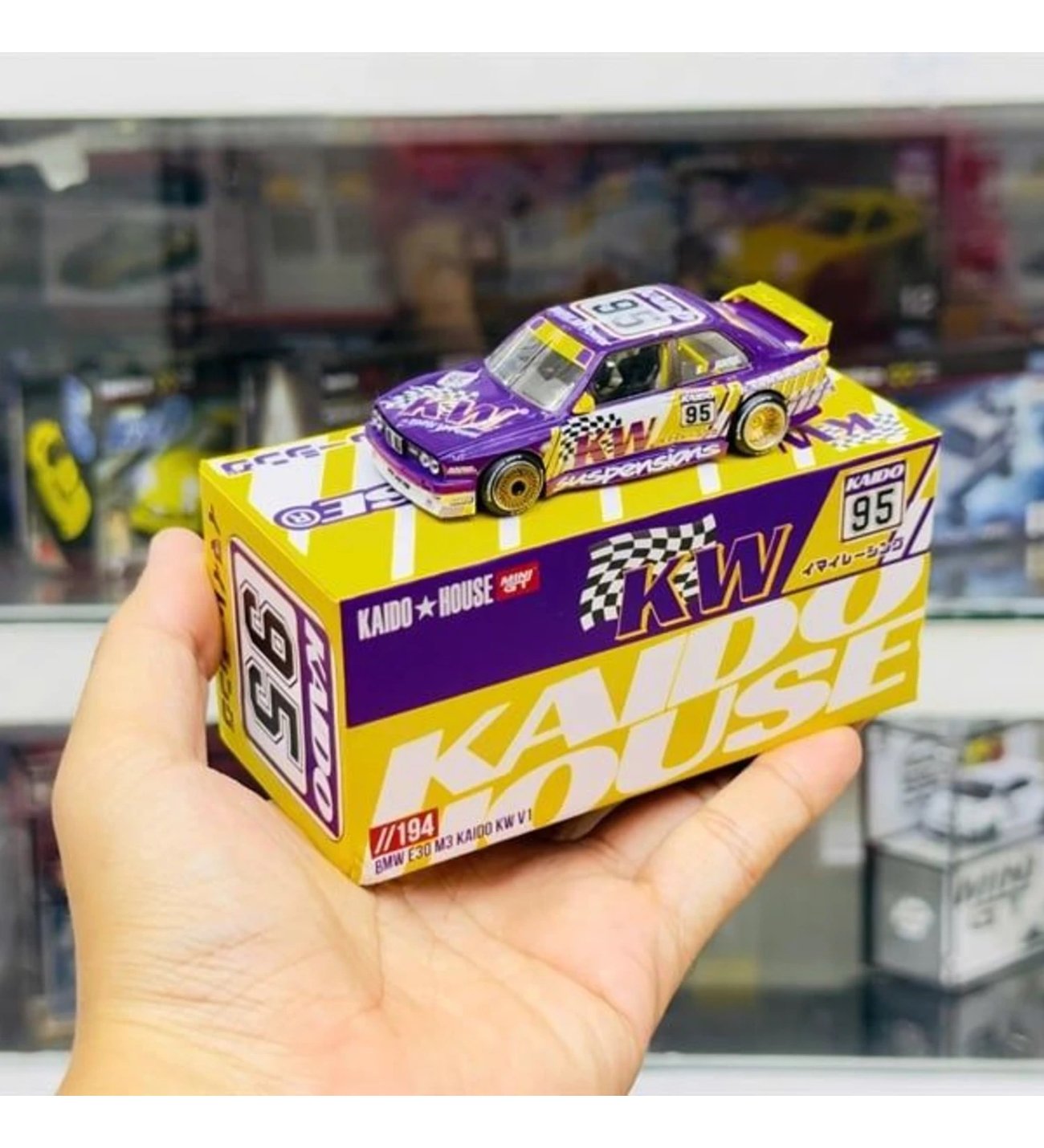 Kaido House Mini GT 1:64 Bmw E30 Kaido KW V1
