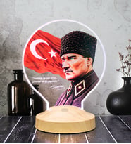 Renkli Atatürk ve Türk Bayrağı LED Lamba - Kalpaklı Atatürk Portresi Yeni İş ve Öğretmenler Günü Hediyesi Ofis Hediyesi