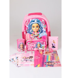 DEKOMUS İLE YENİ SEZON LİSANSLI BARBIE'NİN PELUŞ KOLEKSİYONU OKUL VE KALEM ÇANTASI İLE KIRTASİYE SETİ