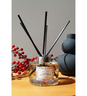 SUM STUDIO Elma Tarçın Çubuklu Oda Kokusu 150 ml