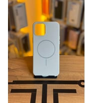 iPhone 12 Pro Max Uyumlu İçi Kadife Magsafe Destekli Premium Silikon Kılıf (Krem)