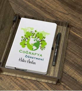 Kişiye Özel  Coğrafya Öğretmeni Tasarımlı Ahşap Kutulu Ajanda Kalem Seti (Beyaz)