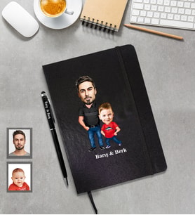 Kişiye Özel Babalar Günü Baba Erkek Çocuk Karikatürlü Siyah Defter Kalem Hediye Seti Model-6