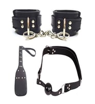 Siyah Deri Fantezi Şaplak Deri Fantezi Ağız Topu Deri Fantezi Kelepçe 3 Lü Set + Erotik Masaj Yağı (Black Leather Fantasy Spanking Leather Fantasy Mouth Ball Leather Fantasy Handcuffs Set of 3 + Erotic Massage Oil)