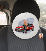 BK Gift Kişiye Özel Plakalı Kadın Dacia Sandero Karikatürlü Yuvarlak Araç Koltuk Yastığı-1