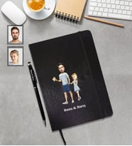 Kişiye Özel Babalar Günü Baba Kız Çocuk Karikatürlü Siyah Defter Kalem Hediye Seti Model-3