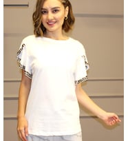 Lagom Kolları Taş Baskı Detaylı Şık Kadın Tişört (Beyaz)