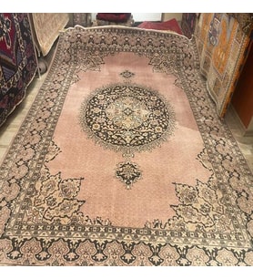 Vintage Uşak halısı