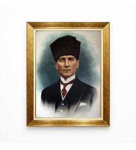 Tablore Renklendirilmiş Kalpaklı Atatürk Kanvas Tablo - Estetik Altın Varaklı Çerçeve