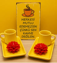Sarı Fincanlı Hediye Kutusu 2