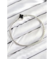 Pirinç Charm Zirkon Taşlı Yonca Model Gümüş Renk Kadın Bileklik TJ-BB7800