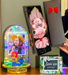 Kişiye Özel Renkli Led Işıklı Fanus ve Kutusunda Pembe Ayıcık Buketi (Model 3)