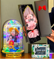 Kişiye Özel Renkli Led Işıklı Fanus ve Kutusunda Pembe Ayıcık Buketi (Model 3)