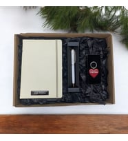 Kişiye Özel Beyaz Defter & Kalem & Kalp Anahtarlık & Özel Kutulu Hediye Seti