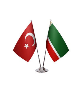 Çeçenistan İkili Masa Bayrağı