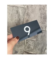 Minimal Parlak Antrasit Kapı Numarası