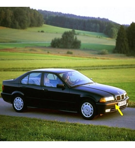 BMW E36 1991-1998 Ön Tampon Bandı Çeki Demiri Kapağı 51111960708
