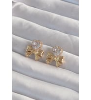 Pirinç Gold Renk Zirkon Taşlı Kalp Model Fiyonk Küpe - TJ-BKP9311