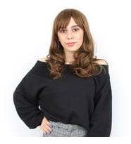 Dalgalı Perçemli Orta Boy Fiber Sentetik Peruk - Kumral