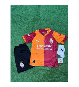 GÂLÂTÂSÂRÂY-İSİMSİZ PASİFİK 5 YILDIZLI YENİ SEZON 26/27 PARÇALI FUTBOL TAKIM FORMASI çoçukk
