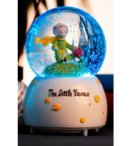 The Little Prince Küçük Prens Müzikli Işıklı Otomatik Kar Tanesi Püskürtmeli Büyük Boy Kar Küresi (Beyaz)