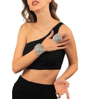 Kadın Antik Gümüş Kaplama Ayarlanabilir Geniş Band Spiral Baskılı Model Bileklik & Yüzük Set