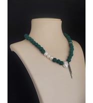 Yeşil lav taşlı inci kolye Q Collection Takı Tasarım