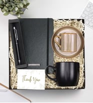 Kişiye Özel Siyah Defter & Porselen Fincan & Siyah Mat Kupa & Siyah Touch Pen Hediye Seti