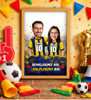 BK Gift Kişiye Özel İsimli Sarı-Lacivert Sevgili Karikatürlü Ahşap Çerçeveli Tablo - 40x25cm, Doğum Günü Hediyesi, Taraftar Hediyesi
