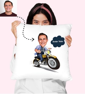 Motorsikletli Karikatürlü Kişiye Özel Yastık