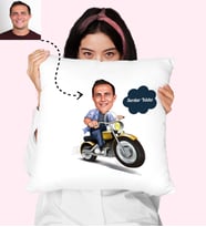 Motorsikletli Karikatürlü Kişiye Özel Yastık