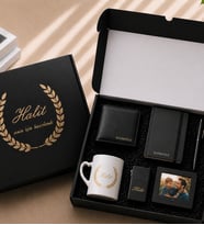 Kişiye Özel isimli kutuda defter kalem kupa çakmak cüzdan çerçeve set