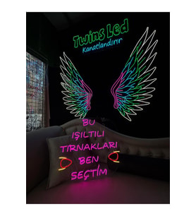 Bu Işıltılı Tırnakları Ben Seçtim Yazılı Neon Tabela
