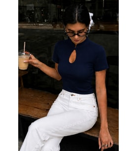 Kadın Damla Yaka Düğme Detaylı Kısa Kollu Fit Bluz