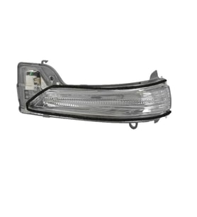 AYNA SİNYALİ TOYOTA HILUX 2015-2023 SAĞ
