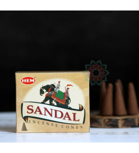 HEM KONİKTÜTSÜ SANDAL