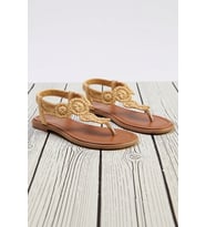 Kadın Hasır T-Strap Düz Tabanlı Yazlık Sandalet Bilekten Bağlamalı Rahat Kesim Günlük Modern Şık
