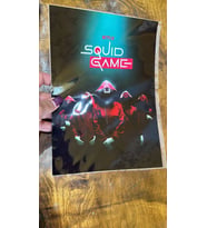 ÜTÜ İLE YAPIŞAN SQQUİD GAME YAZILI TİŞÖRT TRANSFER BASKI ARMA 26X19 CM