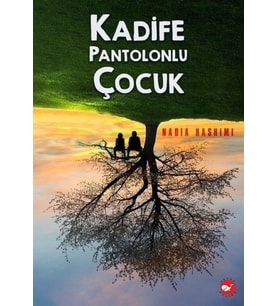 Kadife Pantolonlu Çocuk