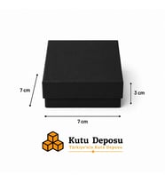 7x7x3 cm Tam Kapaklı Selefonlu Süngerli Takı Kutusu - Siyah (DEMONTE) (50 ADET)